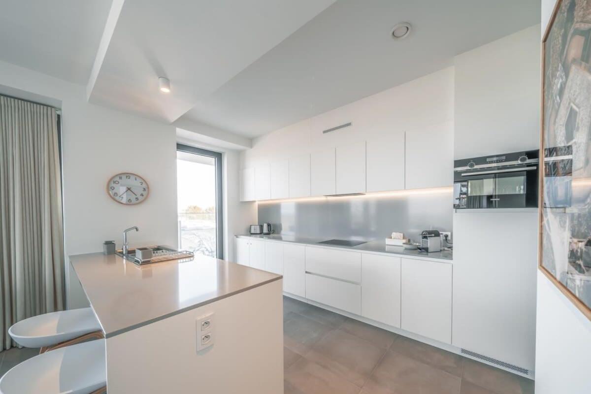 Huswell - Modern New With Pool Access And Parking