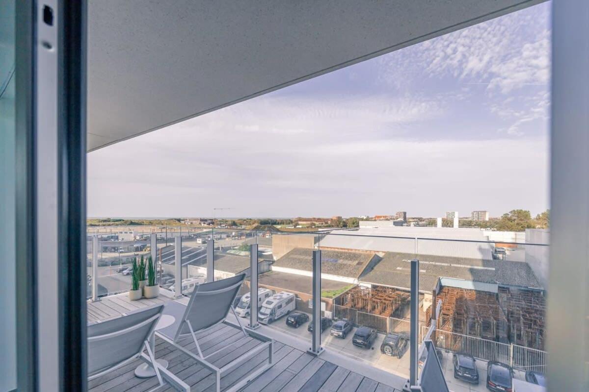 Huswell - Modern New With Pool Access And Parking Apartment