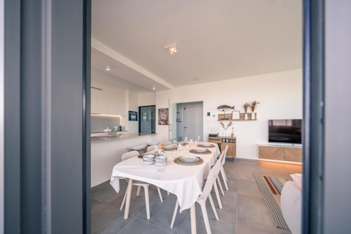 Huswell - Modern New With Pool Access And Parking Apartment *