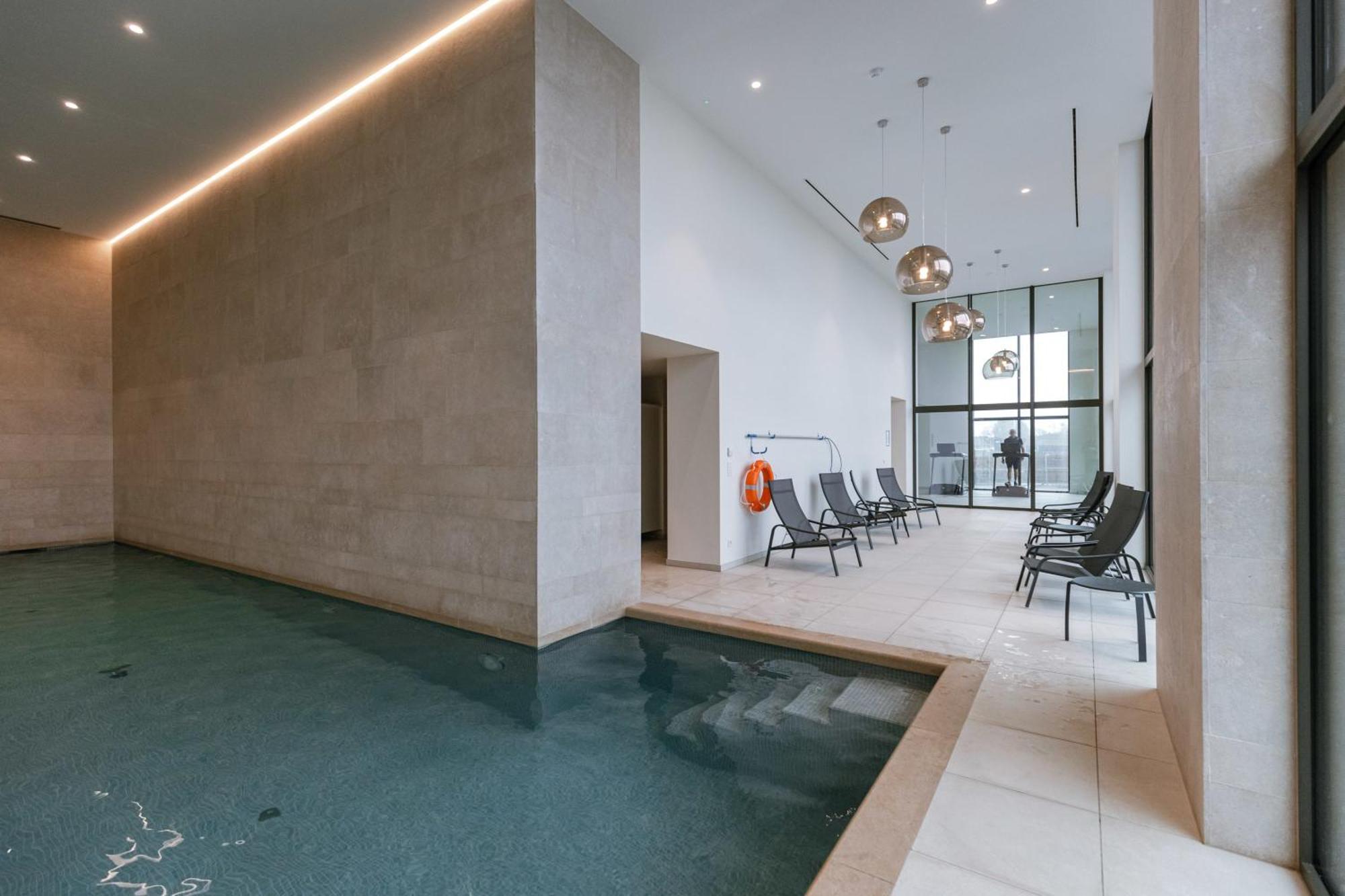 Huswell - Modern New With Pool Access And Parking Ostend